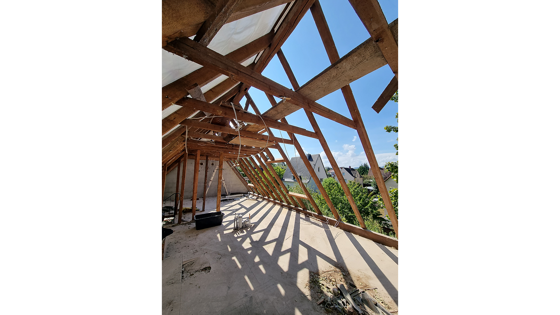 Zimmerei und Holzbau - Rinke, Dachsanierung Zimmerei und Holzbau - Rinke, Einfamilienhaus, Dachstuhl, Dachsanierung, Energieeffizienz, KFW-Förderung