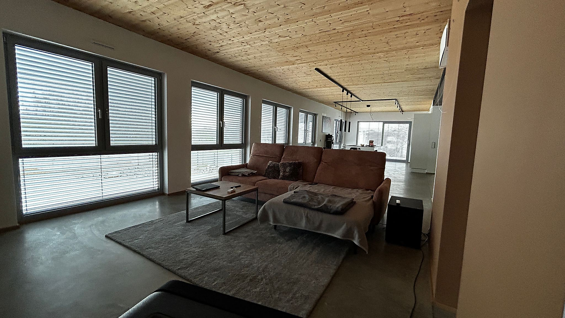 Montage von Brettsperrholz (CLT) im Holzbau Montage von Brettsperrholz (CLT) im Holzbau