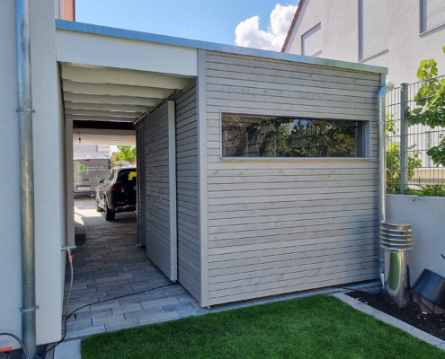 Holzcarport mit Seitenwand – Referenzprojekt Moderner Holzcarport mit geschlossener Seitenwand