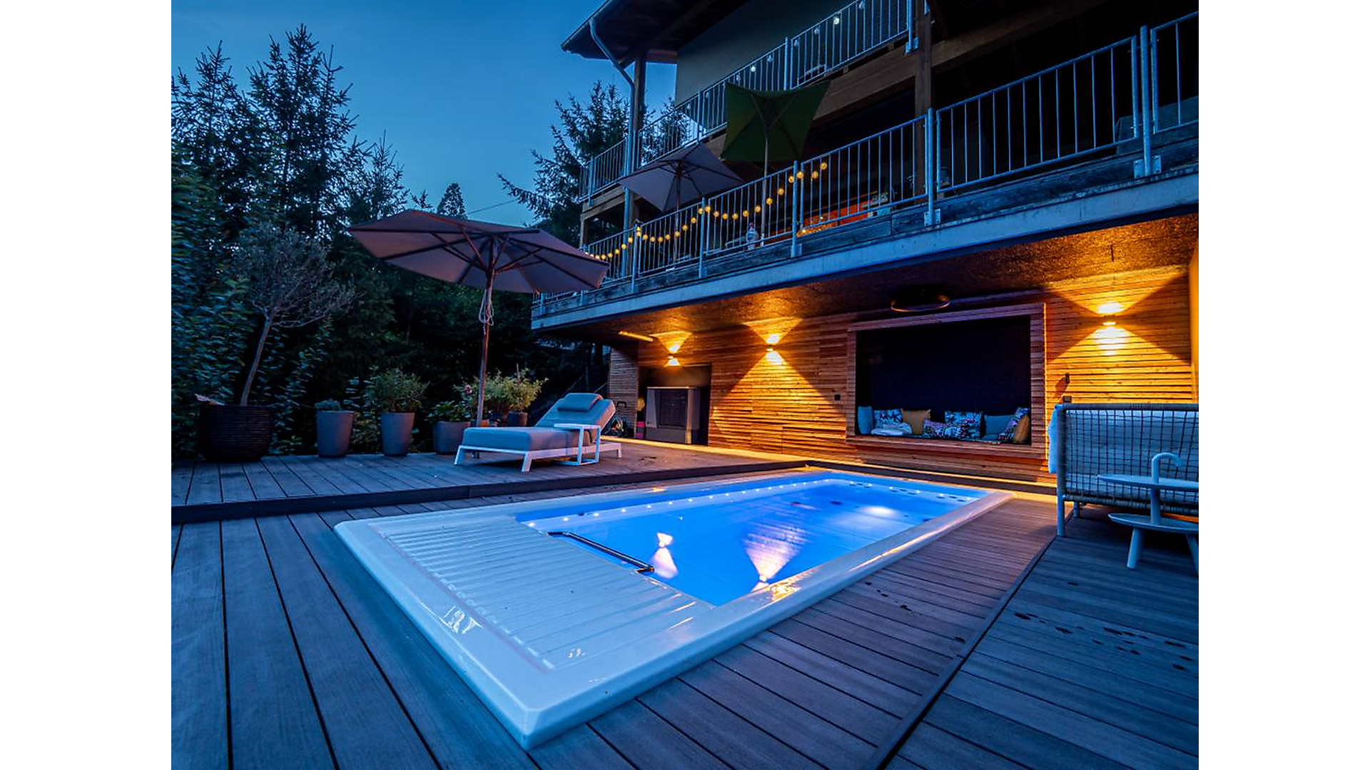 Holzfassade – Referenzprojekt Holzfassade mit horizontaler Holzverschalung an einem Wohnhaus