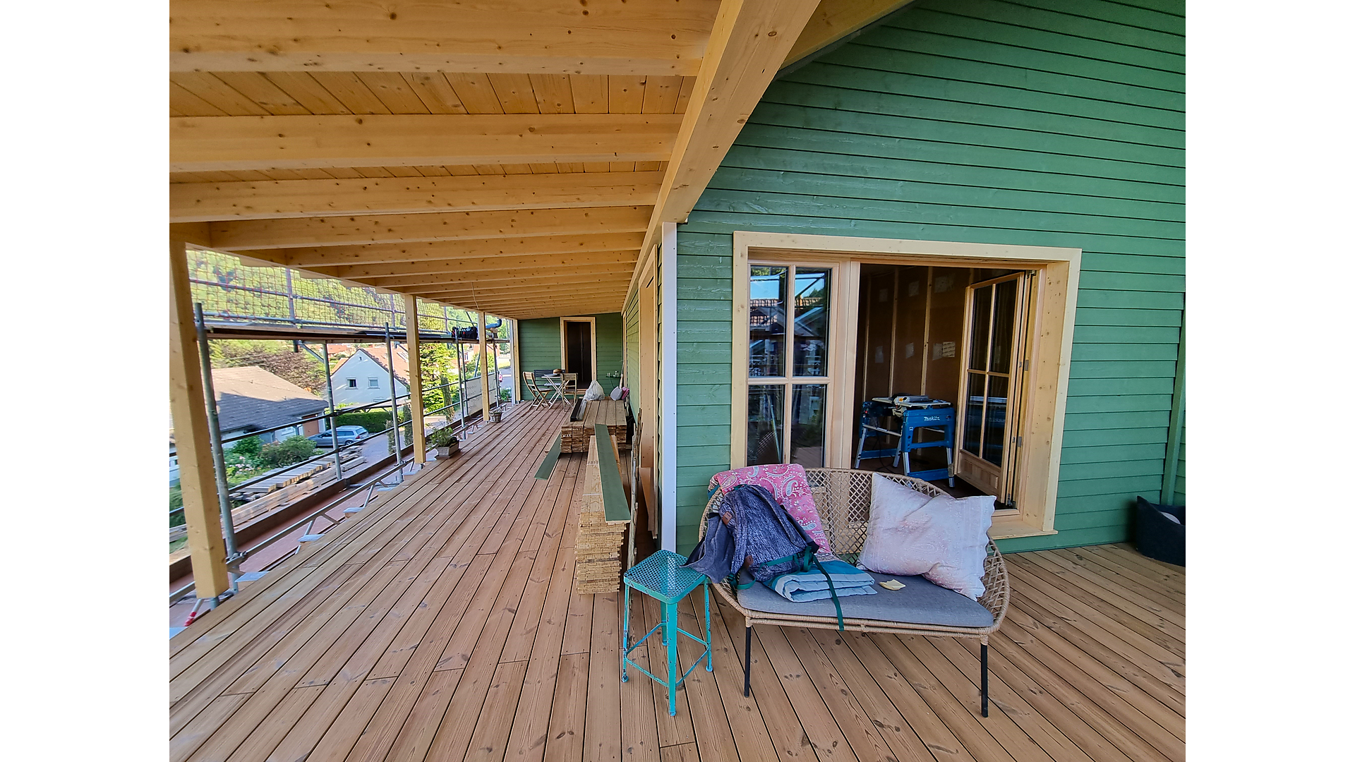 Holzrahmenbau – Referenz Einfamilienhaus in Holzrahmenbauweise mit Holzfassade und Holzterrasse